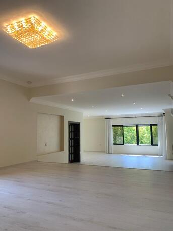 Amman, Apartments/Houses, JOD 24000/year,  4 BR,  Semi Furnished 4B Apart With Baconly And Terrace In 5 Circle 00962777688956