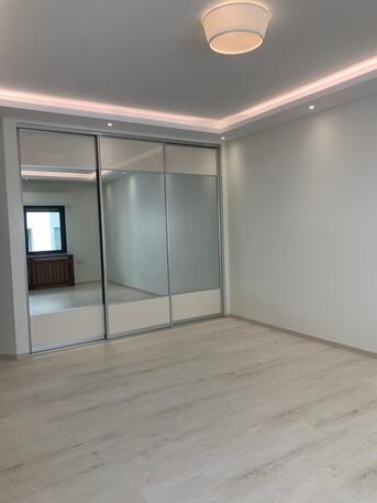 Amman, Apartments/Houses, JOD 24000/year,  4 BR,  Semi Furnished 4B Apart With Baconly And Terrace In 5 Circle 00962777688956