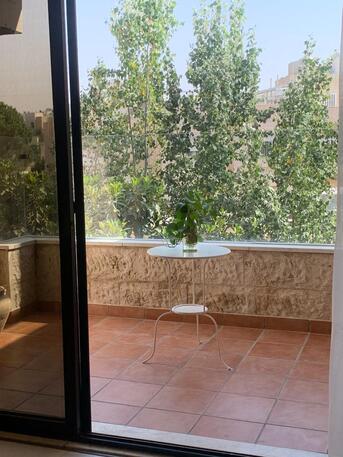 Amman, Apartments/Houses, JOD 24000/year,  4 BR,  Semi Furnished 4B Apart With Baconly And Terrace In 5 Circle 00962777688956