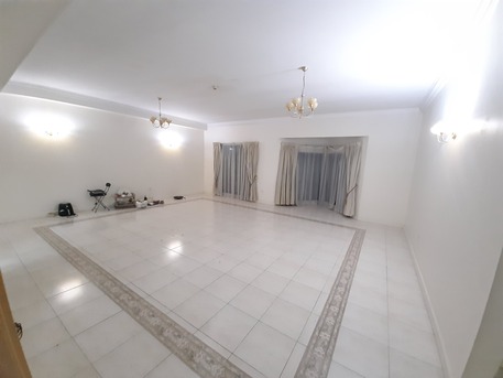 Manama, Apartments/Houses, BHD 500/month,  Studio,  120 Sq. Meter,  🏢 4-Bedroom Duplex Apartment For Rent | Seef