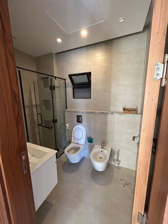 Amman, Apartments/Houses, JOD 18000/year,  3 BR,  Brandnew Semi Furnished 3B Apart With Baconly In 5circle 00962777688956