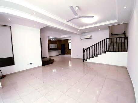 Jid Ali, Villas, BHD 650,  300 Sq. Meter,  Luxury Villa For Rent ( 4 BHK ) In Jurdab, Near Isatown BD.650/-