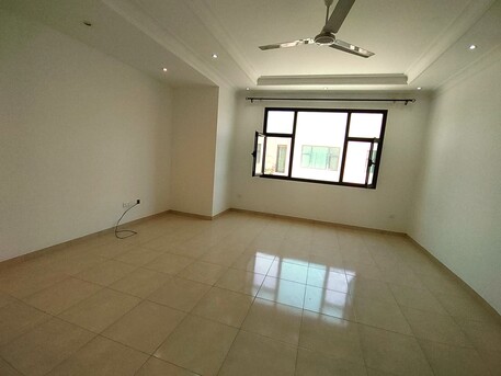 Jid Ali, Villas, BHD 650,  300 Sq. Meter,  Luxury Villa For Rent ( 4 BHK ) In Jurdab, Near Isatown BD.650/-