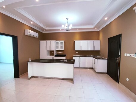 Jid Ali, Villas, BHD 650,  300 Sq. Meter,  Luxury Villa For Rent ( 4 BHK ) In Jurdab, Near Isatown BD.650/-