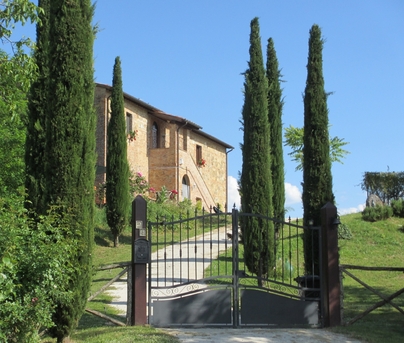 Rome, Real Estate For Sale, EUR 725000,  6 BR,  435 Sq. Meter,  Restored Tuscan Farmhouse With Swimming Pool