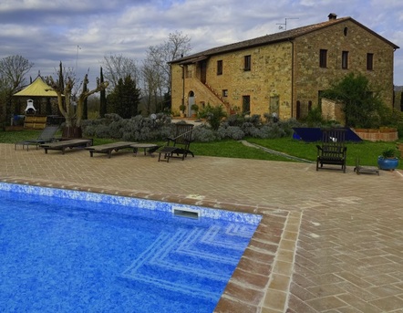 Rome, Real Estate For Sale, EUR 725000,  6 BR,  435 Sq. Meter,  Restored Tuscan Farmhouse With Swimming Pool