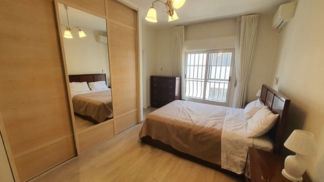 Amman, Apartments/Houses, JOD 18000/year,  4 BR,  Semi Furnished 4B Apartment With Baconly In 5 Circle 00962777688956