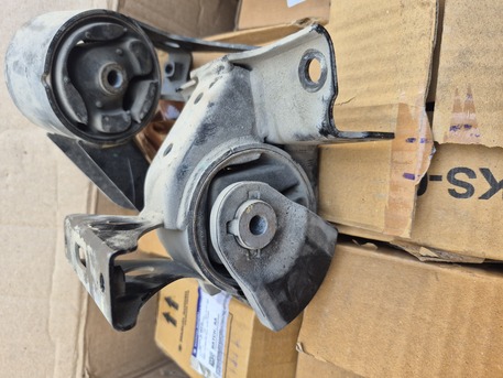 Busaiteen, Auto Parts, BHD 30,  Suzuki Engine Mount And Coil