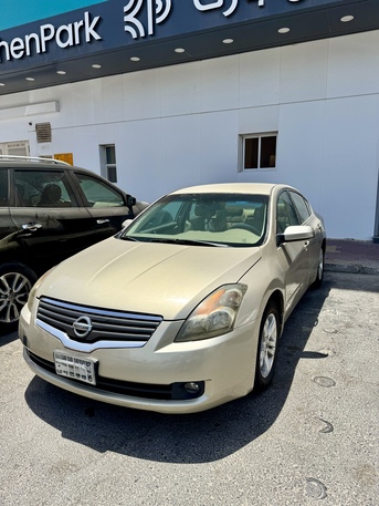 Manama, Vehicles, Cars & Trucks , BHD 1200,  Nissan Altima,  2009,  Automatic,  200000 KM,   2.5S