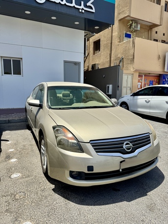Manama, Vehicles, Cars & Trucks , BHD 1200,  Nissan Altima,  2009,  Automatic,  200000 KM,   2.5S