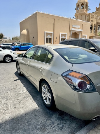 Manama, Vehicles, Cars & Trucks , BHD 1200,  Nissan Altima,  2009,  Automatic,  200000 KM,   2.5S