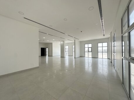 Manama, Offices, BHD 750,  254 Sq. Meter,  Modern Commercial Office For Rent In Muqabah