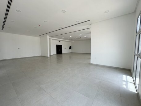 Manama, Offices, BHD 750,  254 Sq. Meter,  Modern Commercial Office For Rent In Muqabah