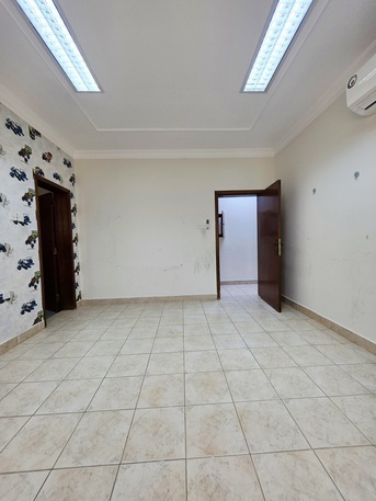 Mahooz, Apartments/Houses, BHD 250/month,  2 BR,  -Semi Furnished Spacious 2 BHK Family Flat With Ewa & Parking @250/BD In Mahooz