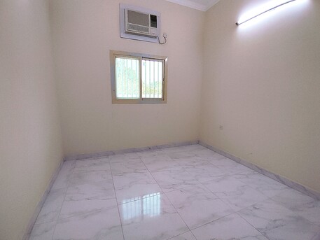 Salmaniya, Apartments/Houses, BHD 230/month,  3 BR,  140 Sq. Meter,  3 BHK Family Apartment For Rent In Burhama BD.230/-