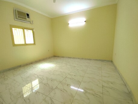 Salmaniya, Apartments/Houses, BHD 230/month,  3 BR,  140 Sq. Meter,  3 BHK Family Apartment For Rent In Burhama BD.230/-