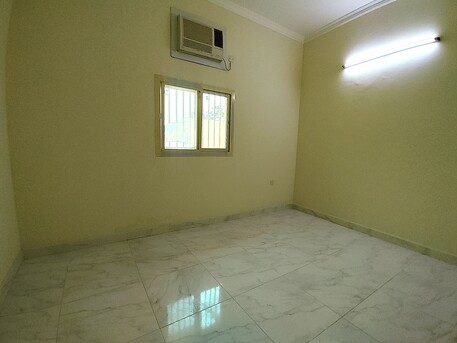 Salmaniya, Apartments/Houses, BHD 230/month,  3 BR,  140 Sq. Meter,  3 BHK Family Apartment For Rent In Burhama BD.230/-