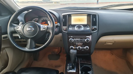Juffair, Vehicles, Cars & Trucks , BHD 1250,  Nissan Maxima,  2011,  Automatic,  273 KM,   Full Option Instalments Option Available