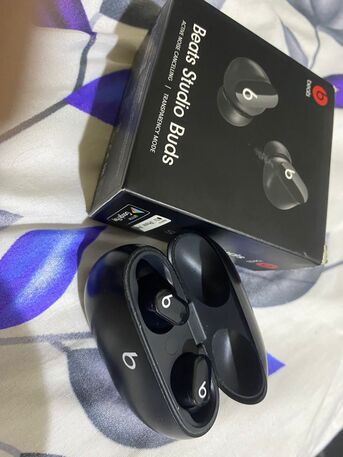 Riyadh, Mobile Phones, SAR 300,  Beats Earbuds With Active Noise Cancellation