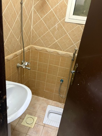 Riyadh, Housing Exchanges, SAR 450/month,  2 BR,  Well Furnished Bed Space Available For Decent Bachelor