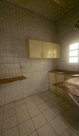 Salmaniya, Apartments/Houses, BHD 140/month,  2 BR,  2 Bedroom Unfurnished Flat For Rent Without Ewa