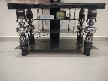 Dammam, Household Items, SAR 430,  HD LED TV With Glass Table And Stand