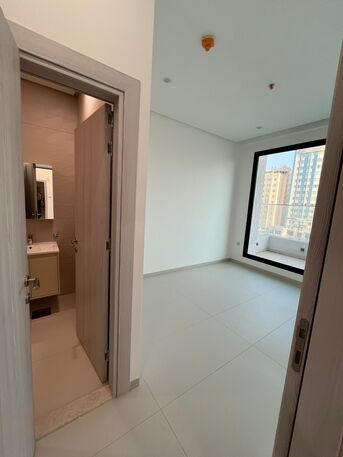 Kuwait City, Apartments/Houses, KWD 530/month,  2 BR,  Modern Apartment With Balcony And Large Roof For Rent