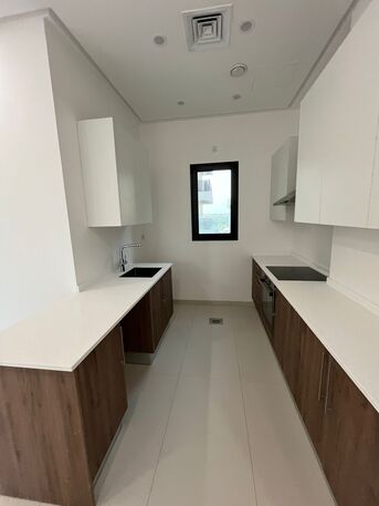 Kuwait City, Apartments/Houses, KWD 530/month,  2 BR,  Modern Apartment With Balcony And Large Roof For Rent