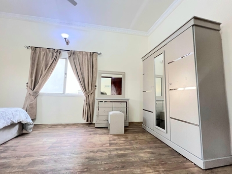 Mahooz, Apartments/Houses, BHD 230/year,  1 BR,  EXCELLENT 1BHK WITH BALCONY CLOSED KITCHEN READY TO MOVE  FURNISHED FLAT CLOSE TO HIGHWAY