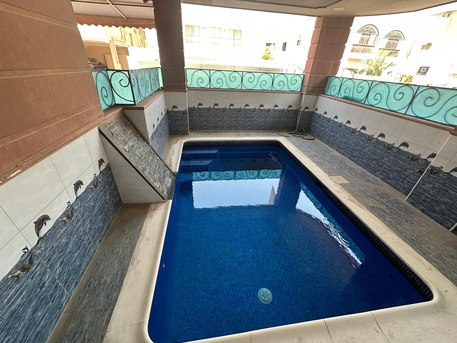 Mahooz, Apartments/Houses, BHD 340/year,  Furnished,  2 BR,  EXCELLENT 2BHK FULLYFURNISHED FLAT WITH POOL SLIGHTLY NEGOTIABLE- BEHIND ALKINDI HOSPITAL