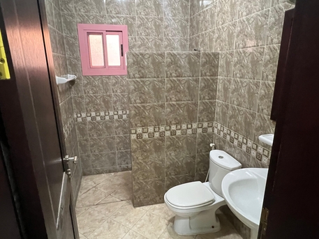 Mahooz, Apartments/Houses, BHD 340/year,  Furnished,  2 BR,  EXCELLENT 2BHK FULLYFURNISHED FLAT WITH POOL SLIGHTLY NEGOTIABLE- BEHIND ALKINDI HOSPITAL