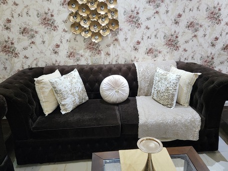 East Riffa, Furniture, BHD 90,  ????????????Complete Living Room Set For Sale - Couches, Tables, And Carpet????????????