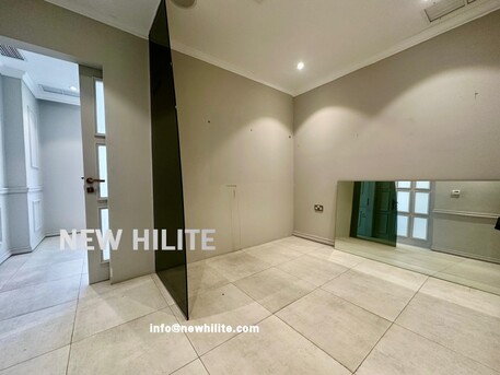 Kuwait City, Offices, KWD 2000,  Salon For Rent In Sharq, Kuwait