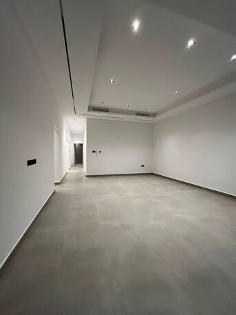 Kuwait City, Apartments/Houses, KWD 1000/month,  4 BR,  Ground Floor For Rent In Rumaithiya First Tenant