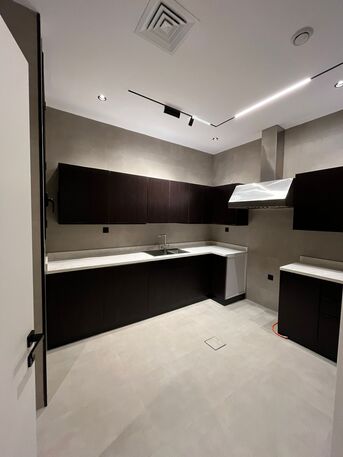 Kuwait City, Apartments/Houses, KWD 1000/month,  4 BR,  Ground Floor For Rent In Rumaithiya First Tenant