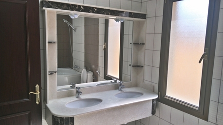 Kuwait City, Apartments/Houses, KWD 650/month,  4 BR,  Pets Friendly 4 Bedroom Floor In Mangaf With Balcony