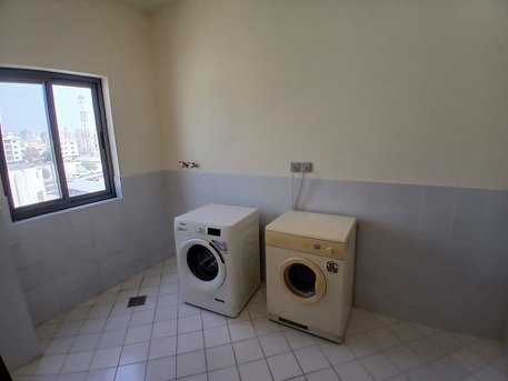 Adliya, Villas, BHD 700,  400 Sq. Meter,  Villa For Rent 700BD Semifurnished With Maid Room