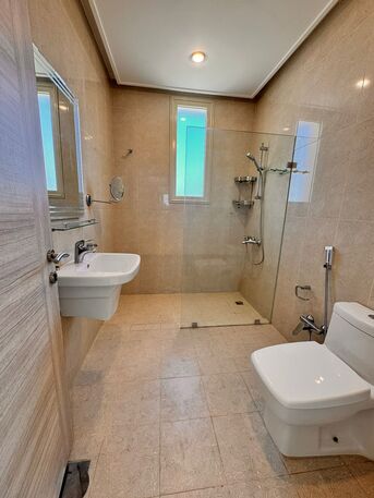 Kuwait City, Apartments/Houses, KWD 800/month,  4 BR,  Luxurious Floor For Rent In Jabriya