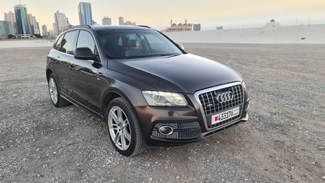 Juffair, Vehicles, Cars & Trucks , BHD 1950,  Audi Q5,  2012,  Automatic,  174000 KM,   Full Option Panorama Roof Perfect Condition