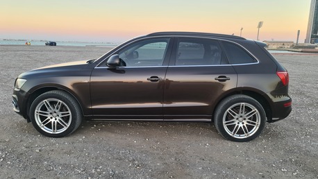 Juffair, Vehicles, Cars & Trucks , BHD 1950,  Audi Q5,  2012,  Automatic,  174000 KM,   Full Option Panorama Roof Perfect Condition