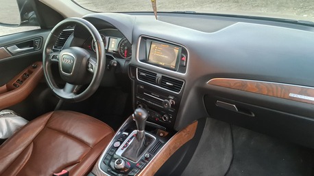 Juffair, Vehicles, Cars & Trucks , BHD 1950,  Audi Q5,  2012,  Automatic,  174000 KM,   Full Option Panorama Roof Perfect Condition