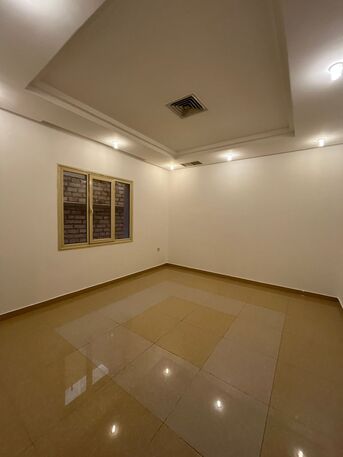 Kuwait City, Apartments/Houses, KWD 550/month,  3 BR,  For Rent, An Apartment In Al-Rumaithiya. Three Rooms.