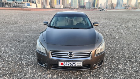 Juffair, Vehicles, Cars & Trucks , BHD 1550,  Nissan Maxima,  2012,  Automatic,  220000 KM,   Full Option Instalments Option Available