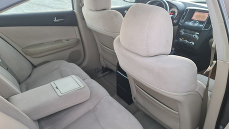 Juffair, Vehicles, Cars & Trucks , BHD 1550,  Nissan Maxima,  2012,  Automatic,  220000 KM,   Full Option Instalments Option Available