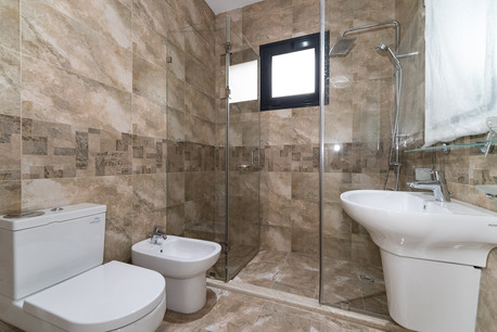 Kuwait City, Apartments/Houses, KWD 1300/month,  4 BR,  Salwa &ndash; Great, Four Bedroom Floor With Balcony