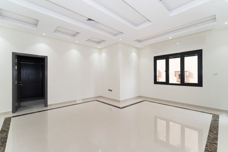 Kuwait City, Apartments/Houses, KWD 1300/month,  4 BR,  Salwa &ndash; Great, Four Bedroom Floor With Balcony
