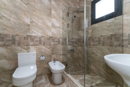 Kuwait City, Apartments/Houses, KWD 1300/month,  4 BR,  Salwa &ndash; Great, Four Bedroom Floor With Balcony