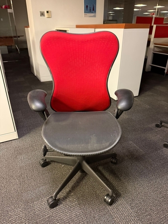 Riyadh, Furniture, SAR 1500,  Herman Miller Mirra 2