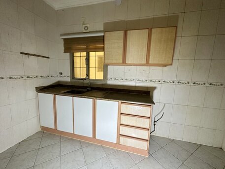 Busaiteen, Apartments/Houses, BHD 250/month,  3 BR,  80 Sq. Meter,  3bedrooms \ Flat For Rent In Busaiteen