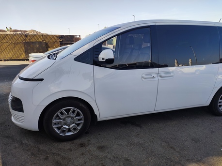Yanbu, Pick Up & Drop Off, 7 Seater VIP Hyundai Staria For Pick And Drop Sevice